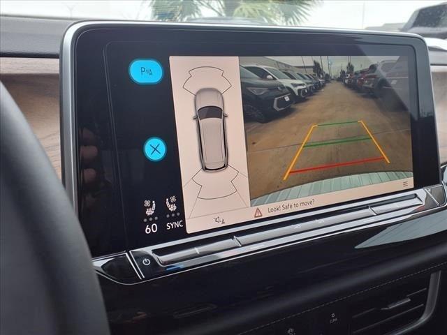 new 2025 Volkswagen Atlas car, priced at $42,022