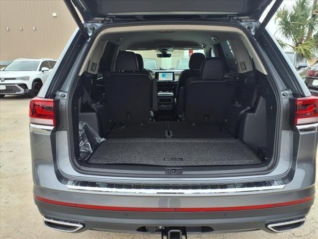 new 2025 Volkswagen Atlas car, priced at $42,022