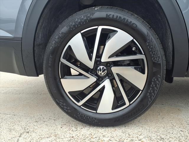 new 2025 Volkswagen Atlas car, priced at $42,022