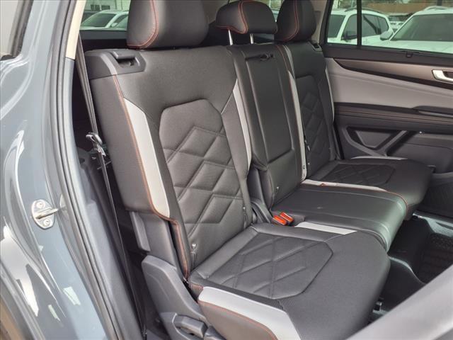 new 2025 Volkswagen Atlas car, priced at $47,031
