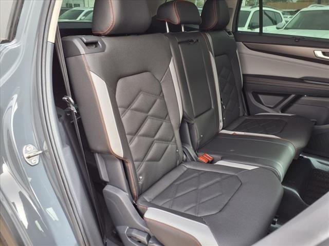 new 2025 Volkswagen Atlas car, priced at $44,441