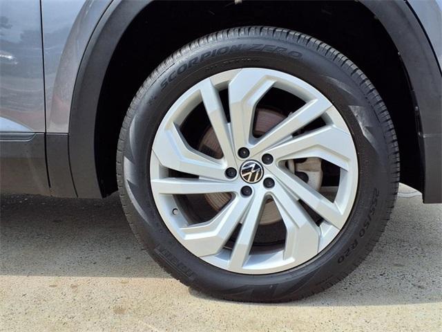 used 2021 Volkswagen Atlas car, priced at $22,894