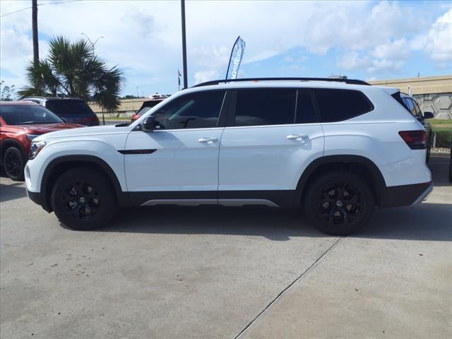 new 2024 Volkswagen Atlas car, priced at $44,083