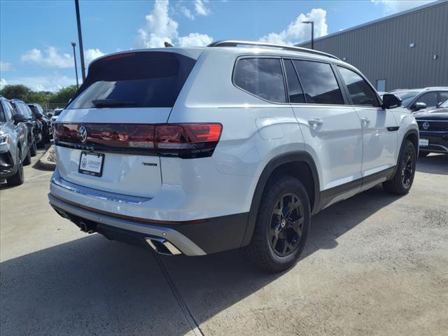 new 2024 Volkswagen Atlas car, priced at $44,083