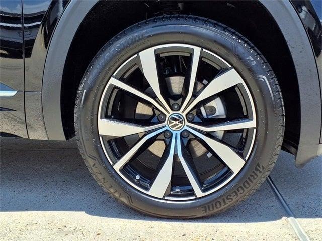new 2025 Volkswagen Atlas car, priced at $51,395