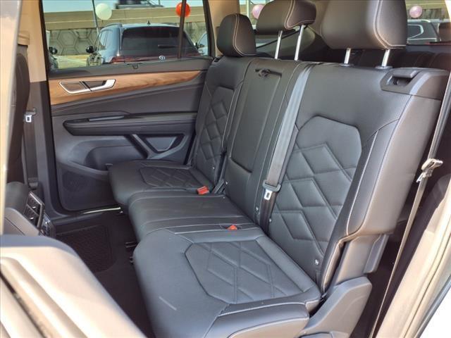 new 2025 Volkswagen Atlas car, priced at $45,068