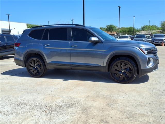 new 2025 Volkswagen Atlas car, priced at $45,068