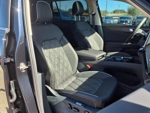 new 2025 Volkswagen Atlas car, priced at $51,821