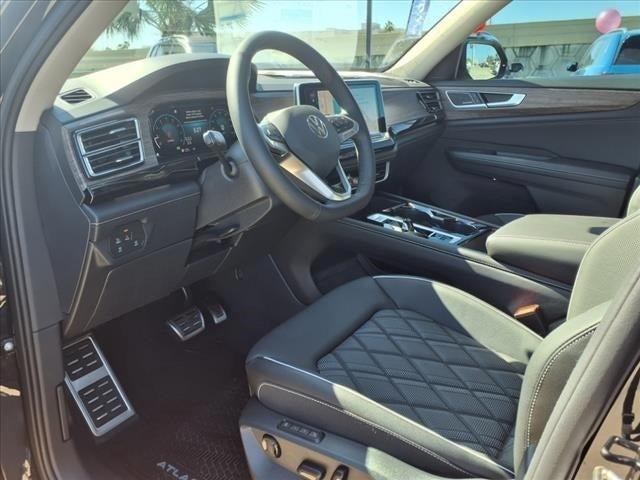 new 2025 Volkswagen Atlas car, priced at $51,821