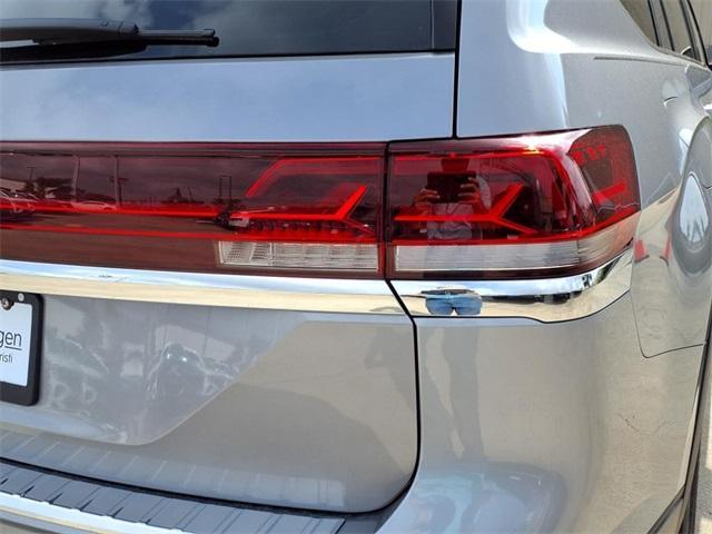 new 2025 Volkswagen Atlas car, priced at $43,898