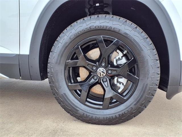 new 2025 Volkswagen Atlas car, priced at $50,394