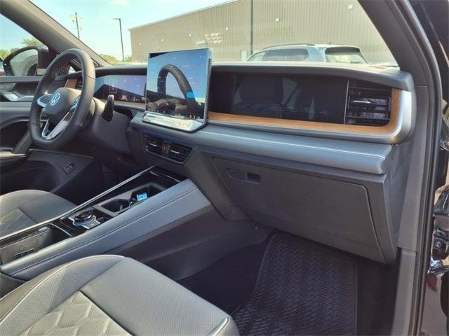 new 2025 Volkswagen Tiguan car, priced at $42,221
