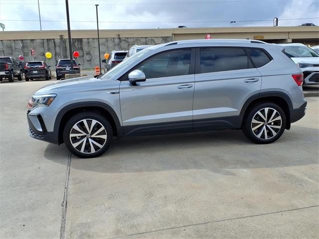 new 2024 Volkswagen Taos car