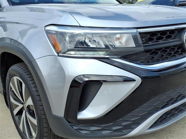 new 2024 Volkswagen Taos car