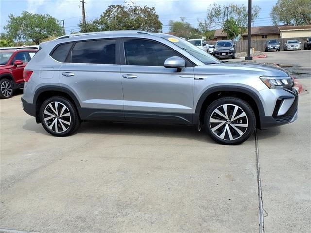 new 2024 Volkswagen Taos car