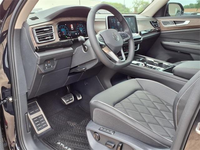 new 2025 Volkswagen Atlas car, priced at $53,493
