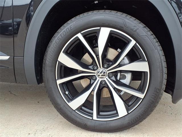 new 2025 Volkswagen Atlas car, priced at $53,493
