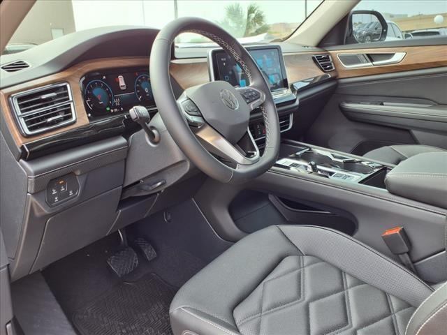 new 2025 Volkswagen Atlas car, priced at $45,302