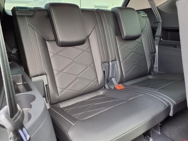 new 2025 Volkswagen Atlas car, priced at $44,433