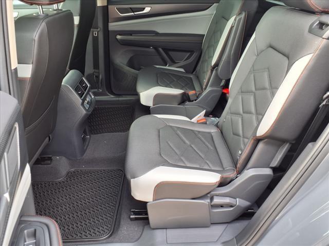 new 2025 Volkswagen Atlas car, priced at $47,096