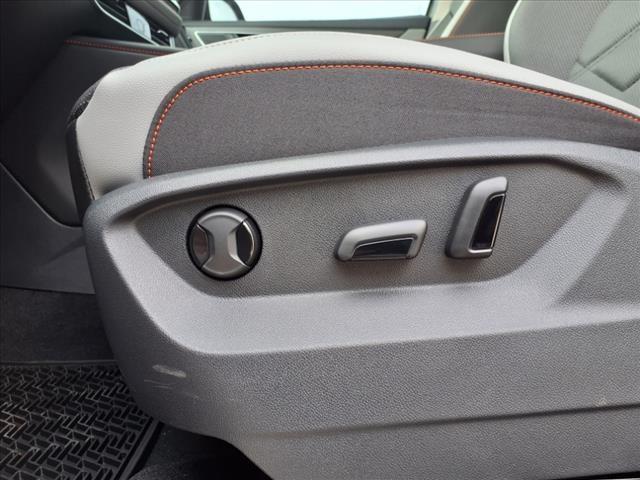 new 2025 Volkswagen Atlas car, priced at $47,096