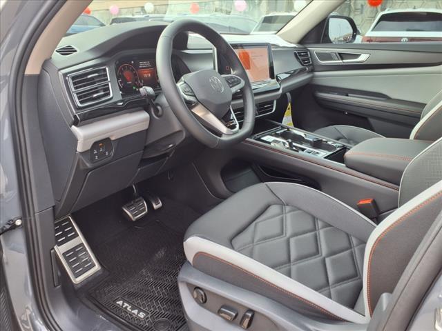 new 2025 Volkswagen Atlas car, priced at $47,096