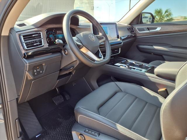 new 2025 Volkswagen Atlas car, priced at $48,591