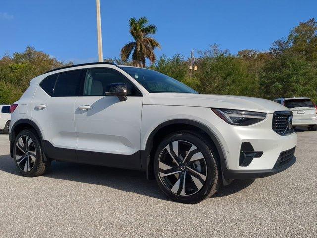 new 2025 Volvo XC40 car, priced at $49,925