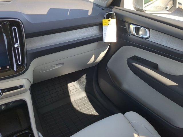 new 2025 Volvo XC40 car, priced at $52,780
