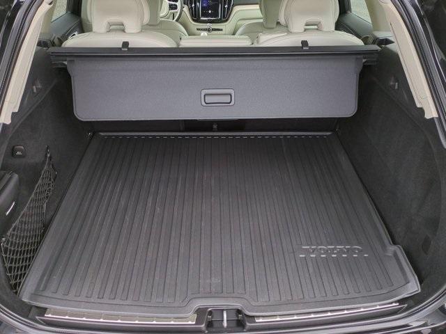 used 2022 Volvo XC60 car, priced at $34,221