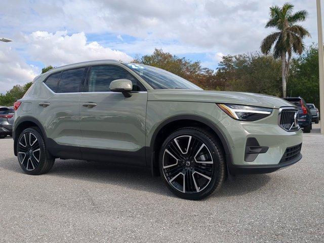 new 2025 Volvo XC40 car, priced at $55,075