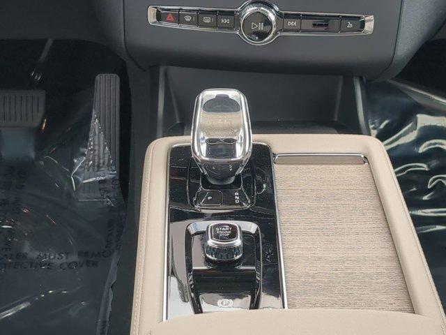 new 2025 Volvo XC90 car, priced at $61,299