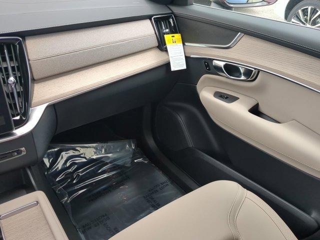 new 2025 Volvo XC90 car, priced at $61,299