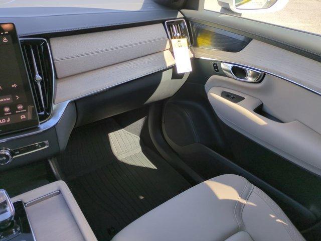 new 2026 Volvo XC90 Plug-In Hybrid car, priced at $81,875