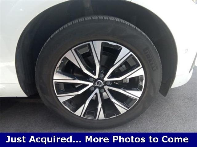 used 2023 Volvo XC60 car, priced at $35,250