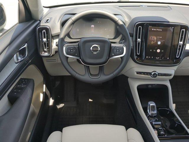 new 2025 Volvo XC40 car, priced at $47,694