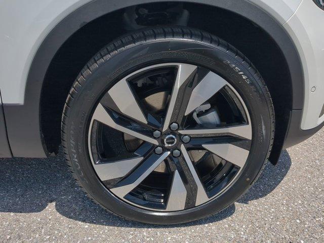 new 2025 Volvo XC40 car, priced at $47,694
