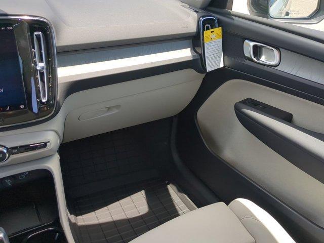 new 2025 Volvo XC40 car, priced at $46,281
