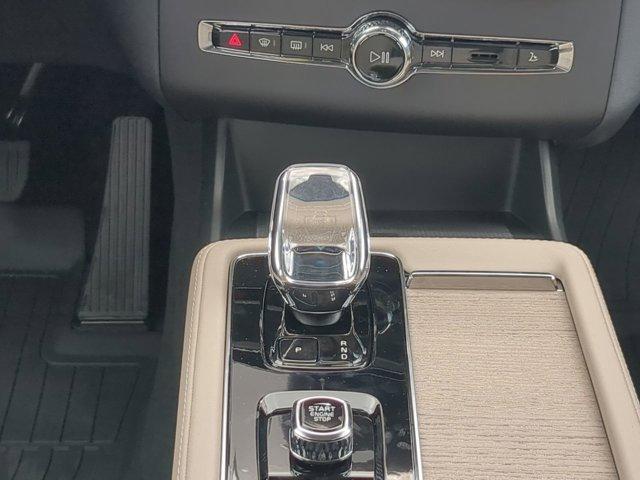 new 2025 Volvo XC90 car, priced at $69,155