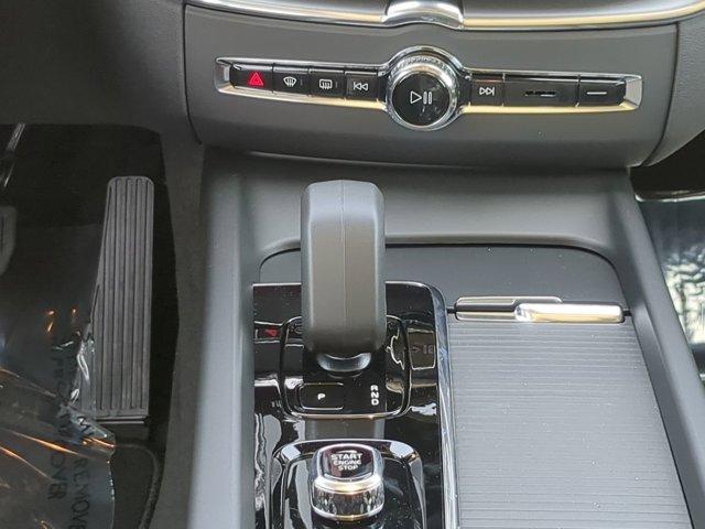 new 2025 Volvo XC60 car, priced at $49,895