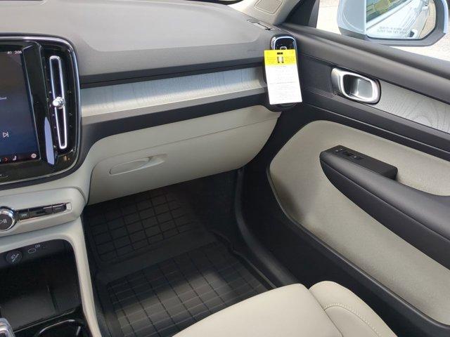 new 2025 Volvo XC40 car, priced at $46,832