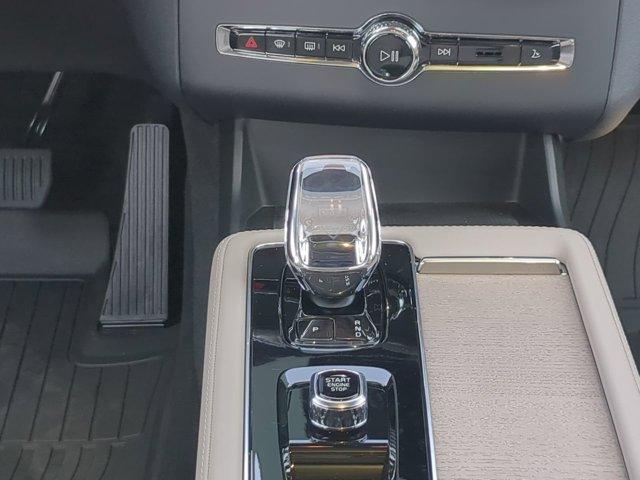 new 2025 Volvo XC90 car, priced at $69,155