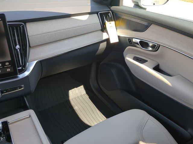 new 2025 Volvo XC90 car, priced at $69,155
