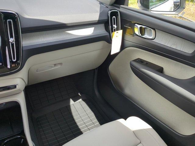 new 2025 Volvo XC40 car, priced at $52,230