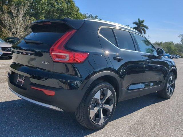 new 2025 Volvo XC40 car, priced at $45,465