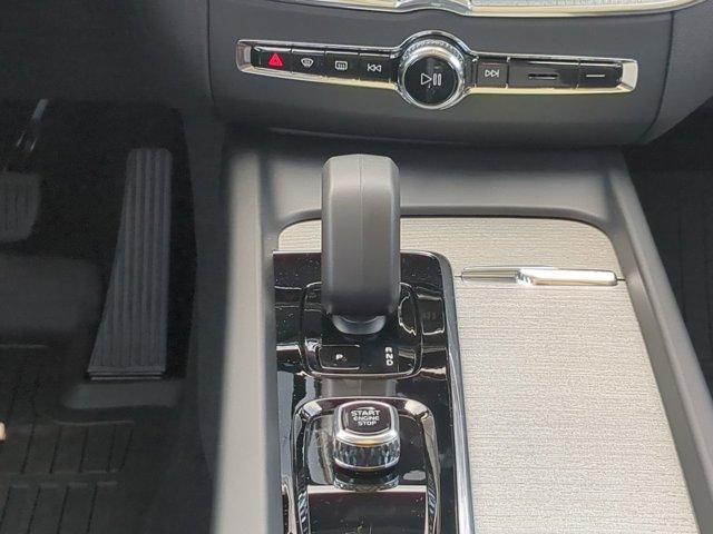 new 2025 Volvo XC60 car, priced at $55,360