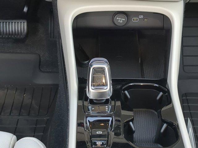 new 2025 Volvo XC40 car, priced at $52,680