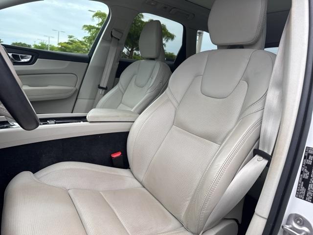 used 2022 Volvo XC60 car, priced at $34,670