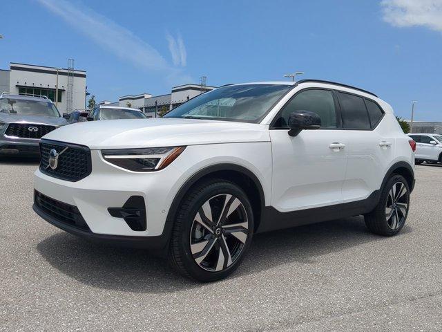 new 2025 Volvo XC40 car, priced at $51,015