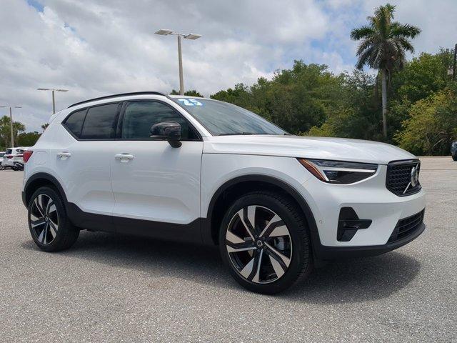 new 2025 Volvo XC40 car, priced at $51,015